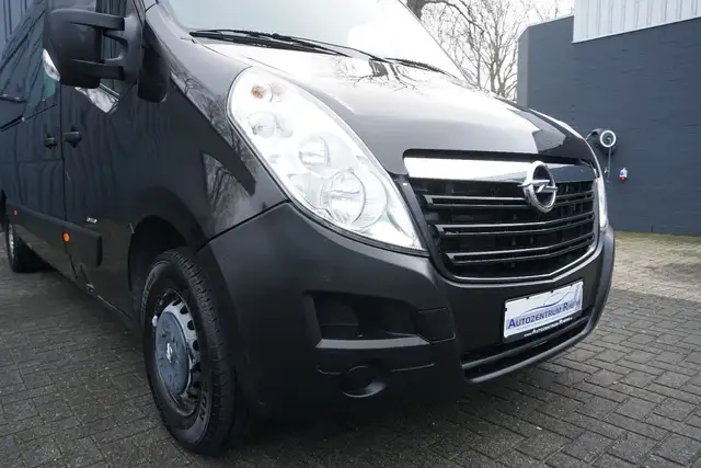 Opel Movano view 10