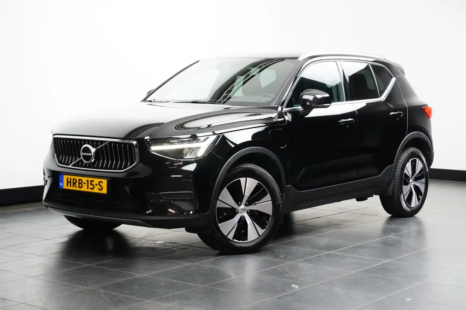 Volvo XC40 Recharge T4 Core Bright | Adaptive Cruise | Stuur/ Zwart - 1