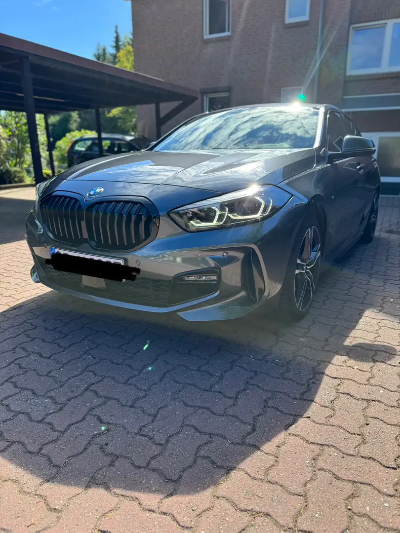 BMW 118 118 i M Sport Grau - 1