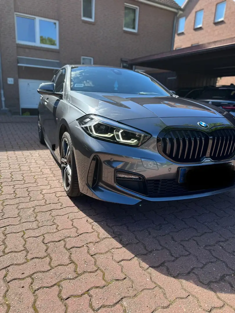 BMW 118 118 i M Sport Grau - 2