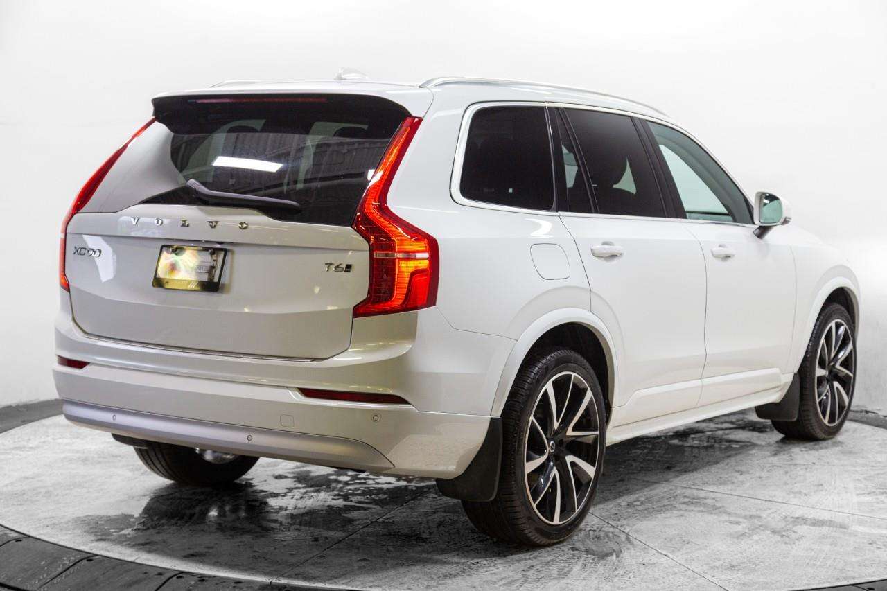 2022 Volvo XC90 T6 Momentum 7 Passenger Clean Carfax | One Owner alt 5