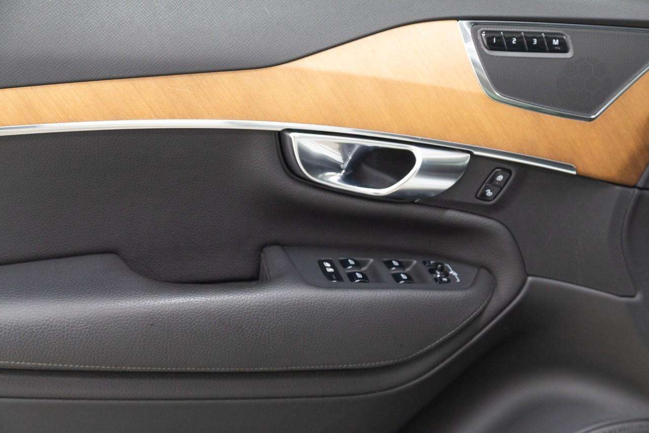 2022 Volvo XC90 T6 Momentum 7 Passenger Clean Carfax | One Owner thumb 22
