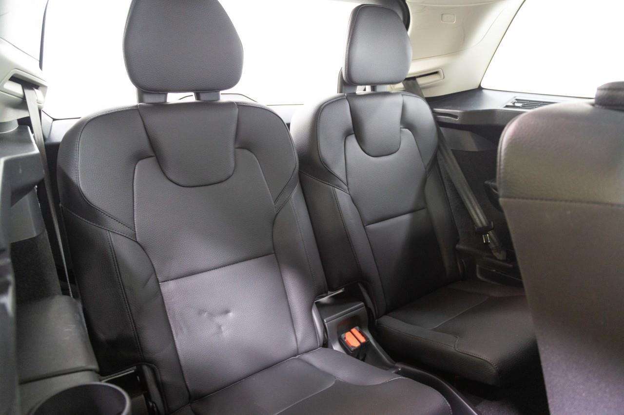 2022 Volvo XC90 T6 Momentum 7 Passenger Clean Carfax | One Owner thumb 19