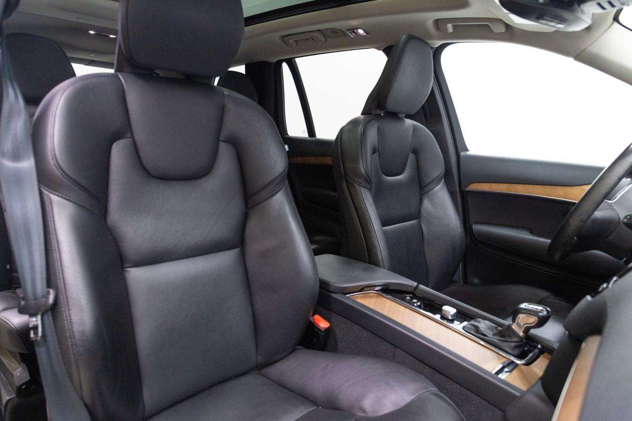 2022 Volvo XC90 T6 Momentum 7 Passenger Clean Carfax | One Owner thumb 16