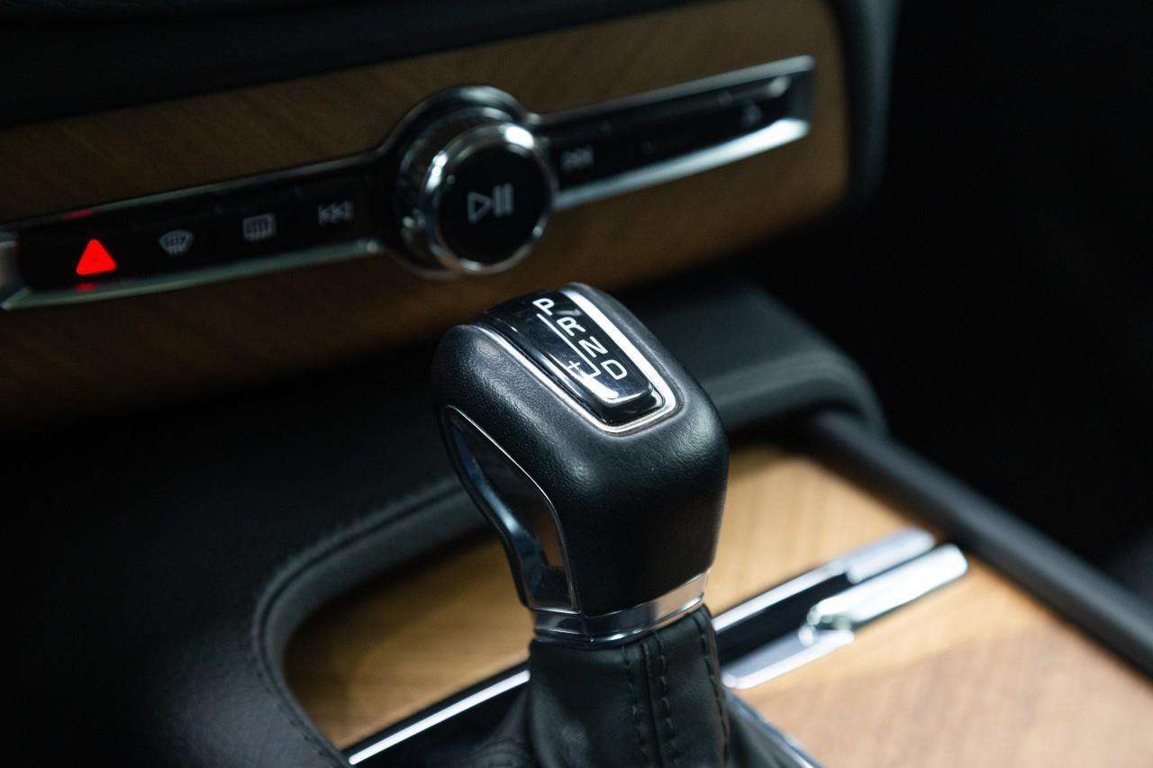 2022 Volvo XC90 T6 Momentum 7 Passenger Clean Carfax | One Owner thumb 26