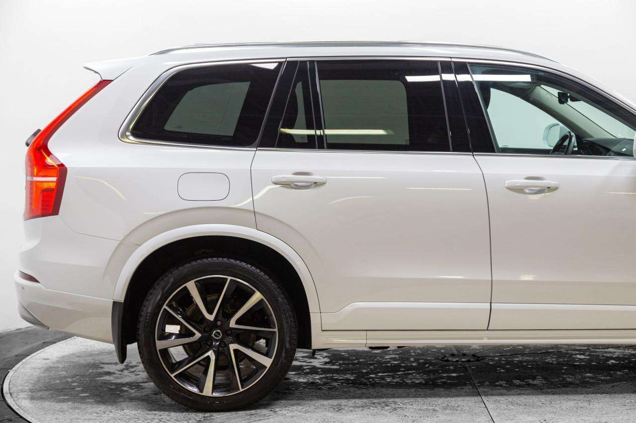 2022 Volvo XC90 T6 Momentum 7 Passenger Clean Carfax | One Owner thumb 9