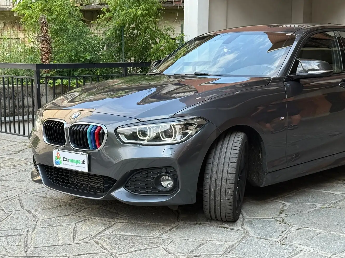 BMW 120 120d xDrive 5p. Msport Grijs - 1
