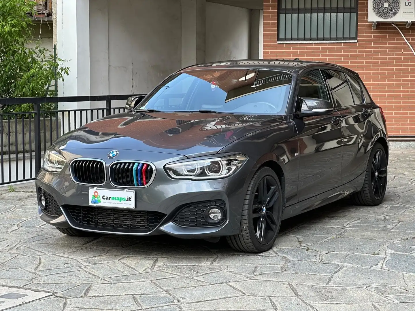 BMW 120 120d xDrive 5p. Msport Grijs - 2