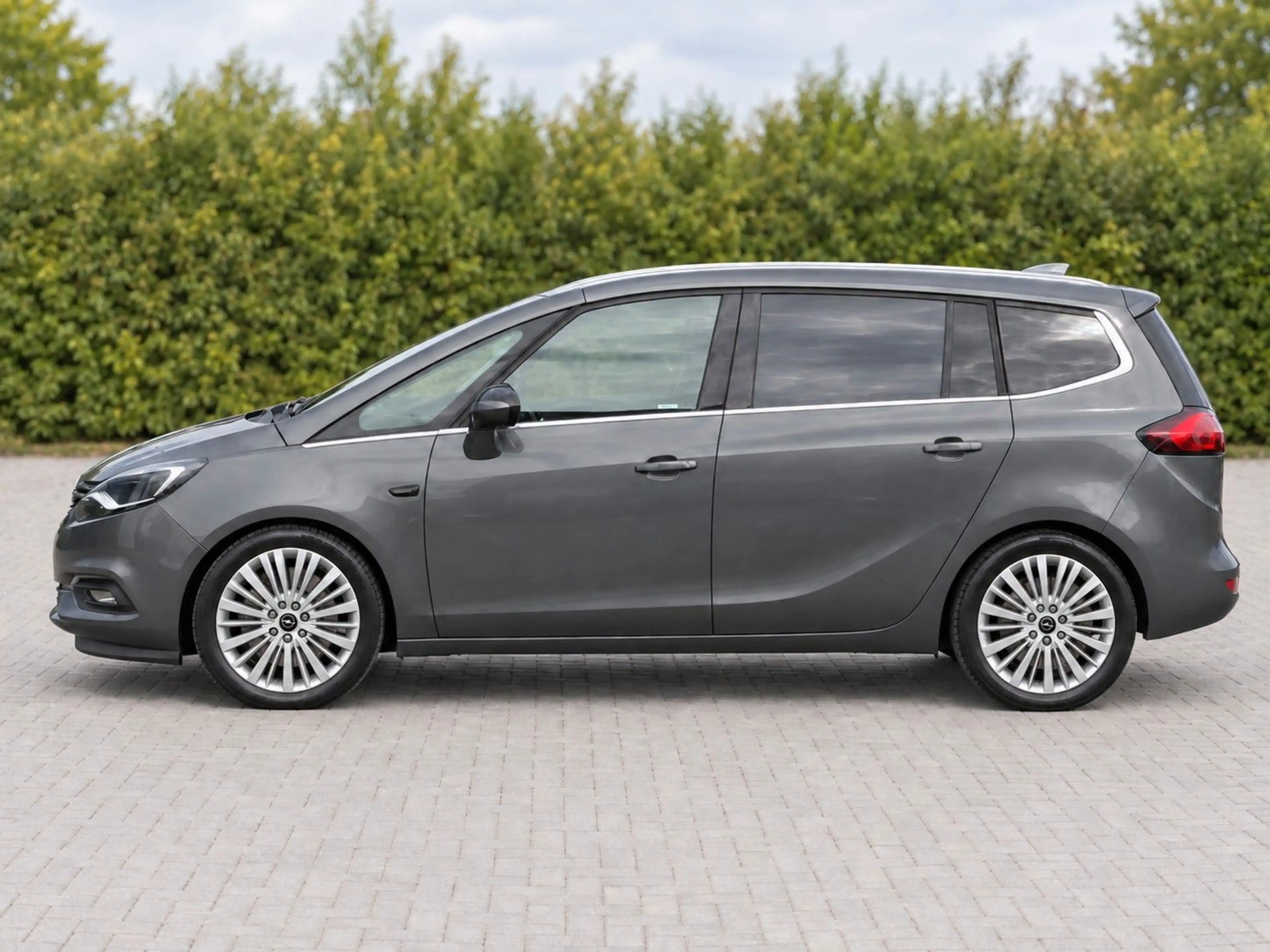 Opel Zafira C 2.0 CDTI 170 PS LED NAVI RKF PDC — photo 8