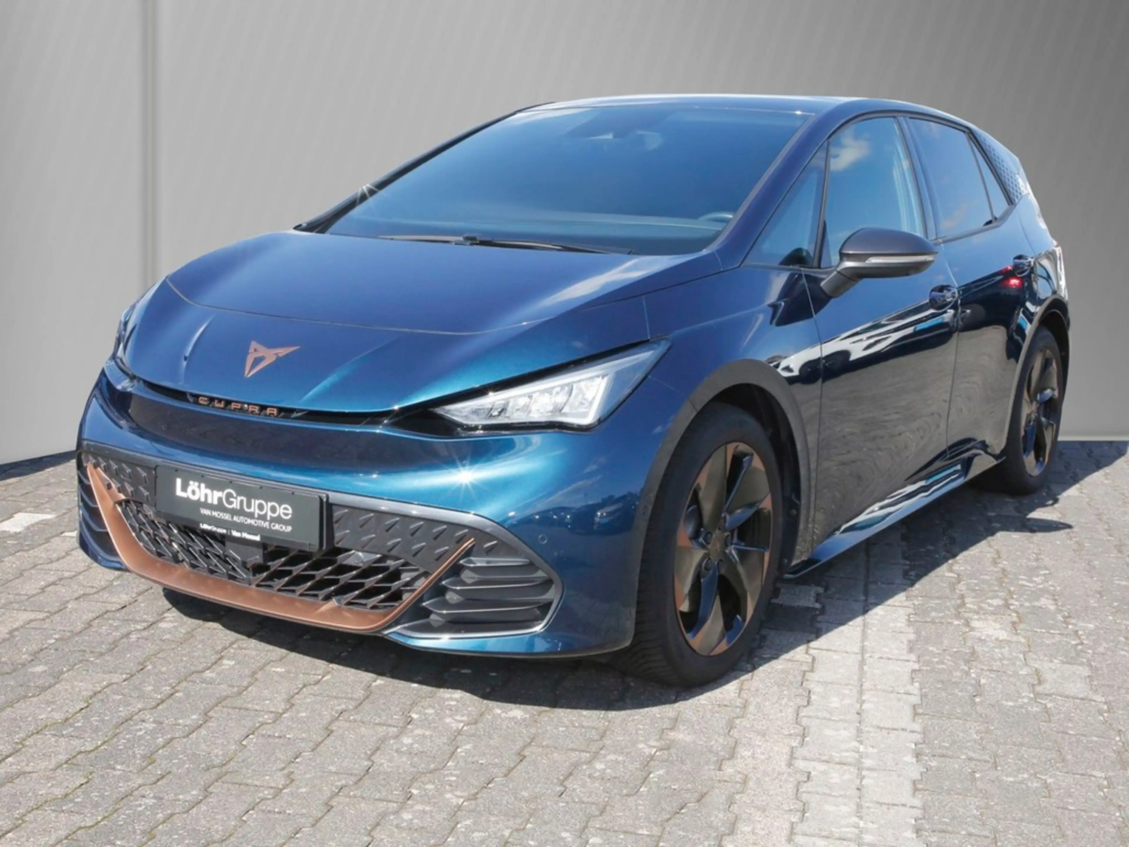 CUPRA Born 170 kW 19" ACC NAVI 360 SHZ LED Connect — photo 2