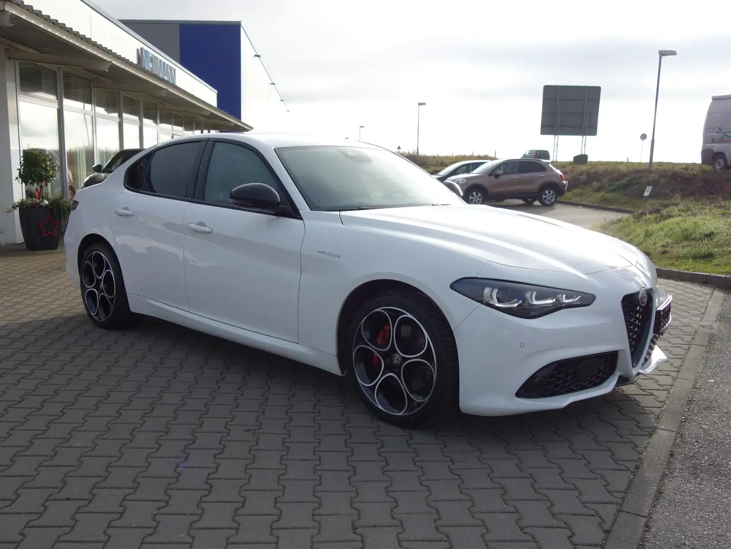 Alfa Romeo Giulia Veloce Q4 * Technologie/Premiumpaket/ACC/DAB/NAV* Weiß - 2