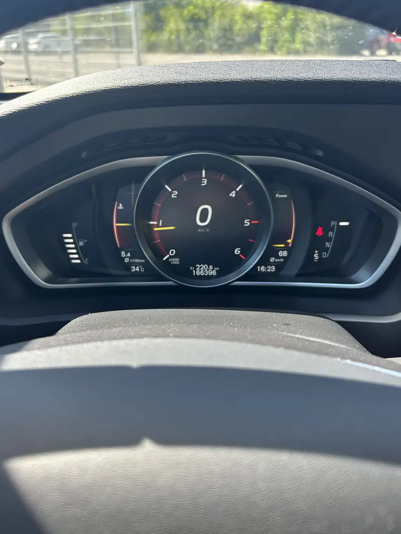 Volvo V40 Cross Country D3 Geartronic Momentum - 2