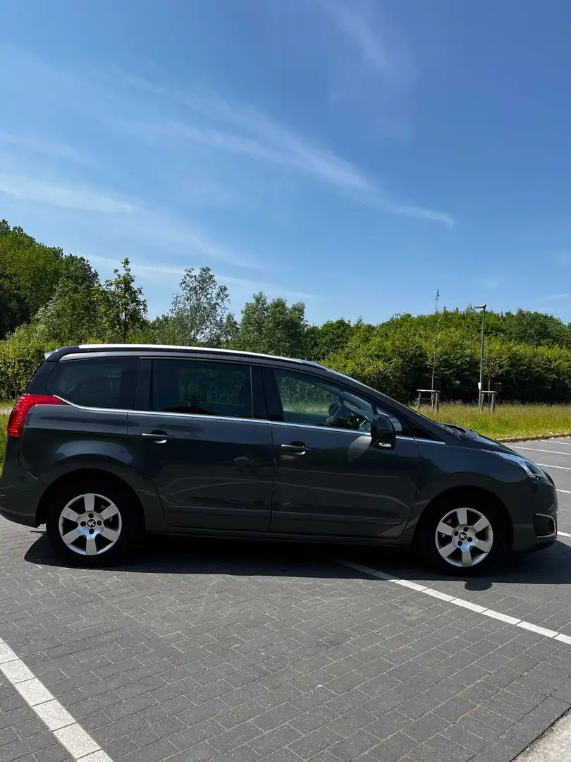 Peugeot 5008 2.0 HDi Allure - 2