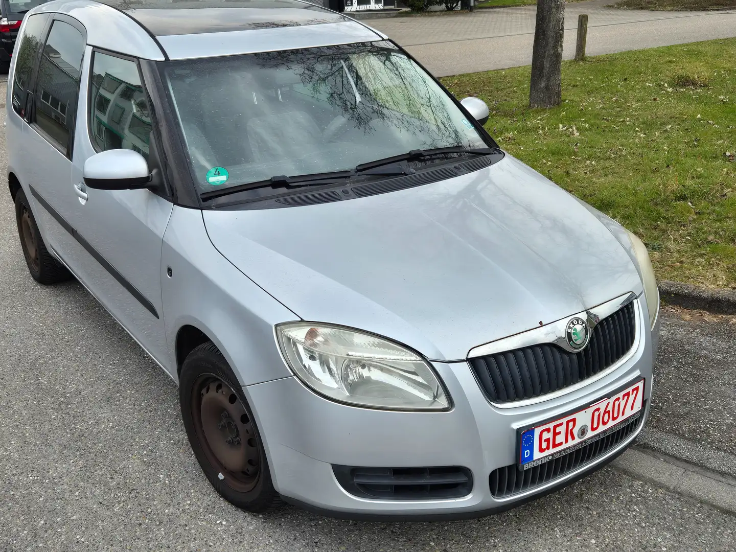 Skoda Roomster Style MIT MOTORSCHADEN Grau - 1