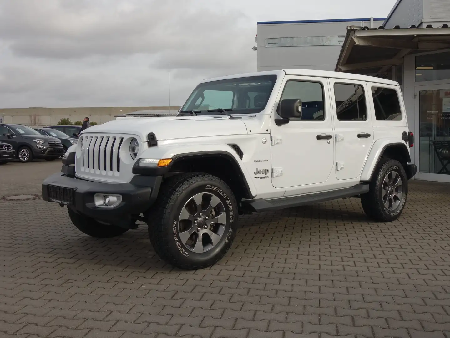 Jeep Wrangler Sahara *LED/PDC/Uconnect 8.4"/NAV/DAB/SHZ/Softtop* Weiß - 1