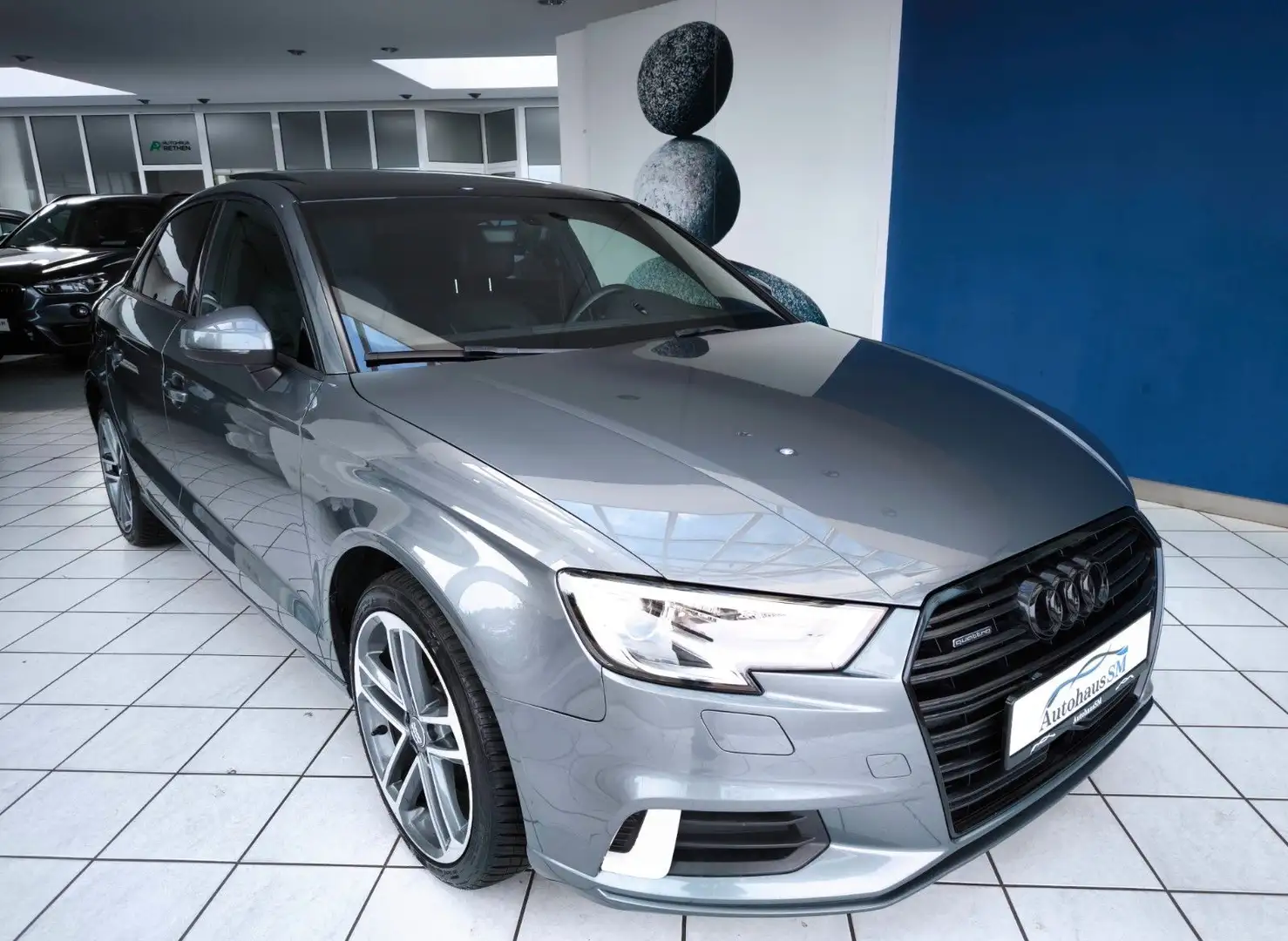 Audi A3 2.0 TFSI*S-tronic*Quattro*Panorama* Grau - 1