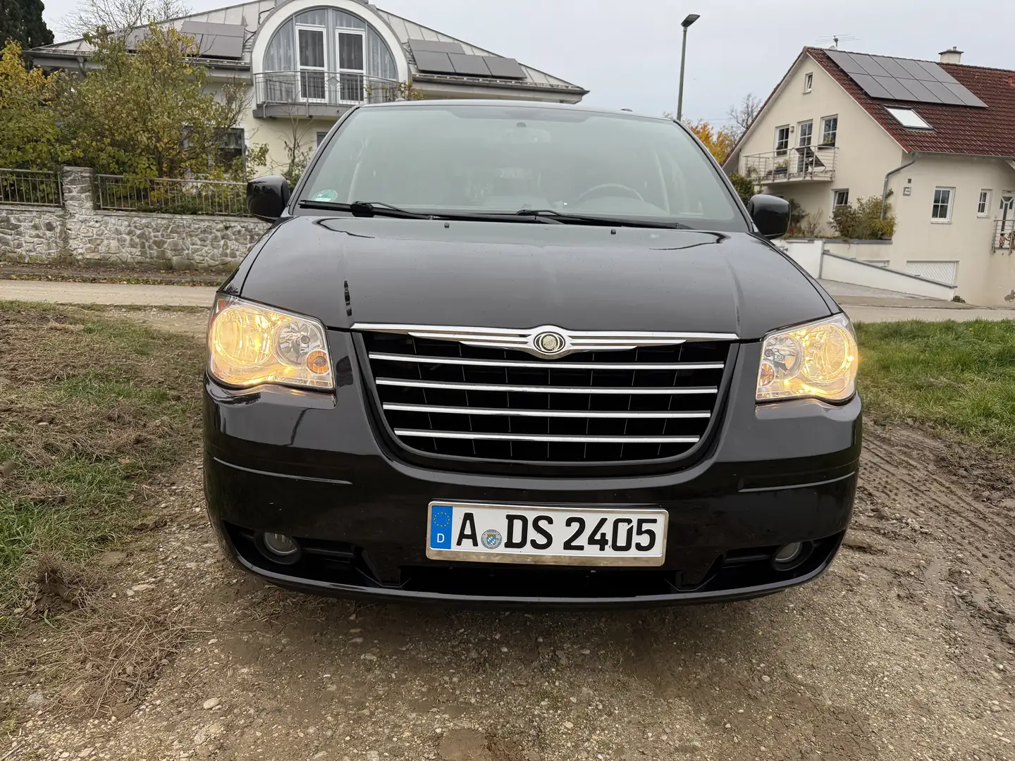 Chrysler Grand Voyager 2.8 CRD Automatik Limited Czarny - 1