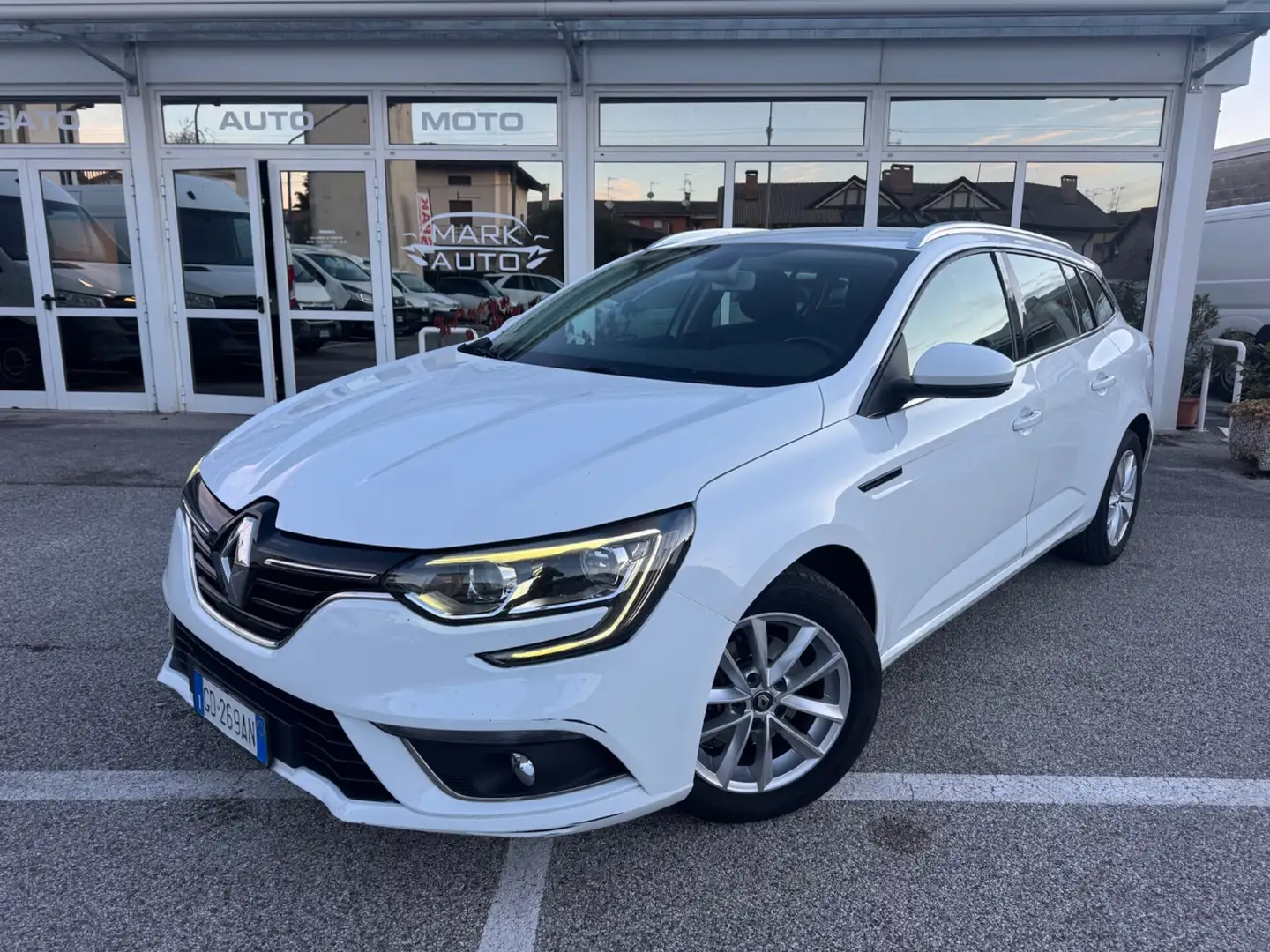 Renault Megane Mégane dCi 115 SW se N1 NETTO Blanc - 1