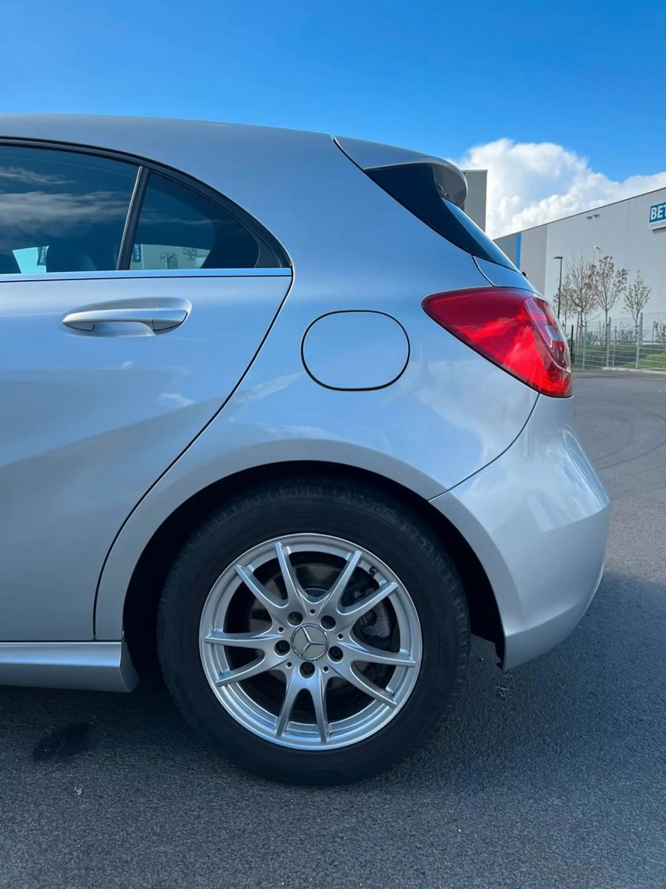 Mercedes-Benz A 180 *Automatik Leder Navi SH 2.Hand* — photo 10