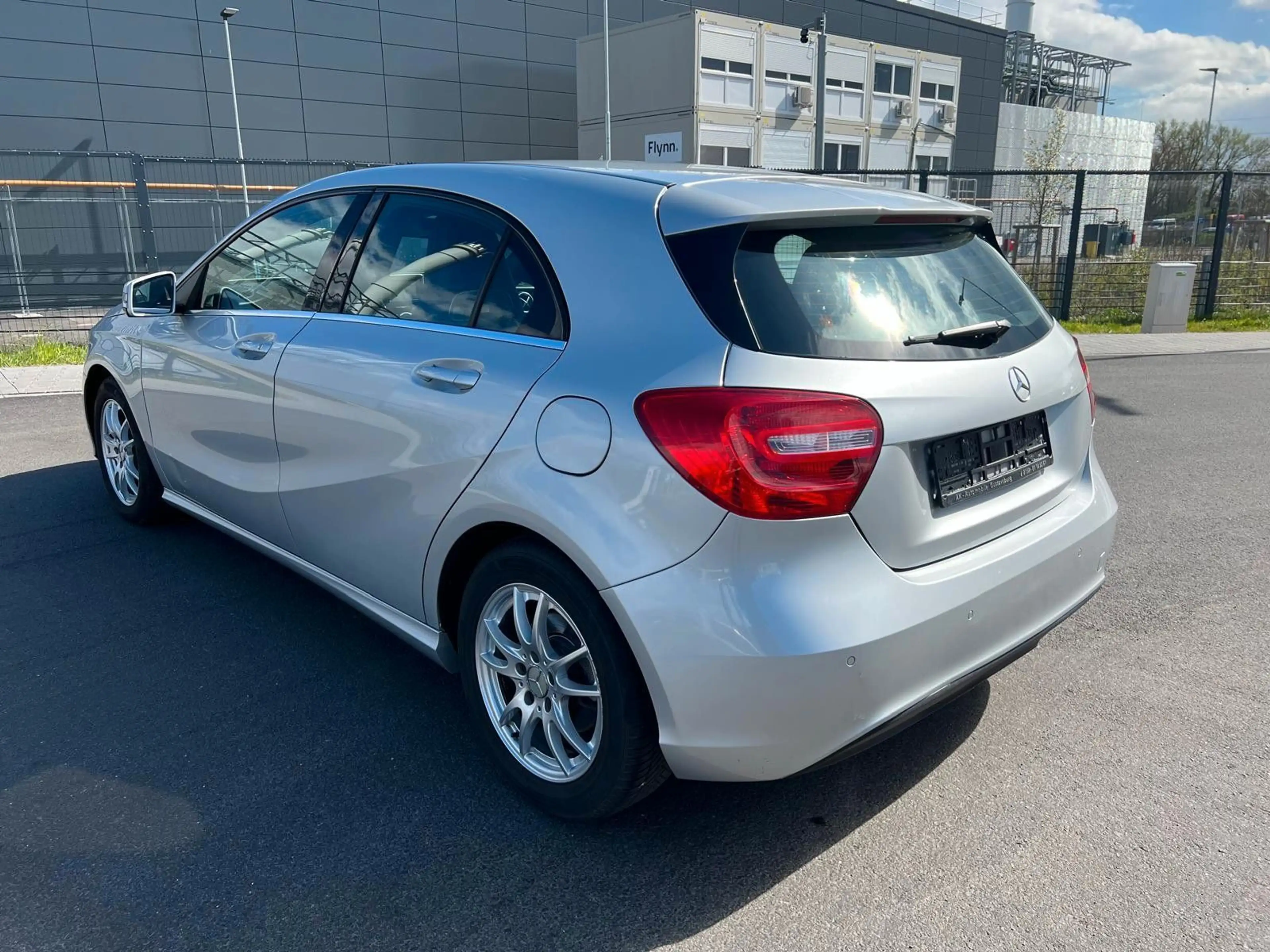 Mercedes-Benz A 180 *Automatik Leder Navi SH 2.Hand* — photo 5