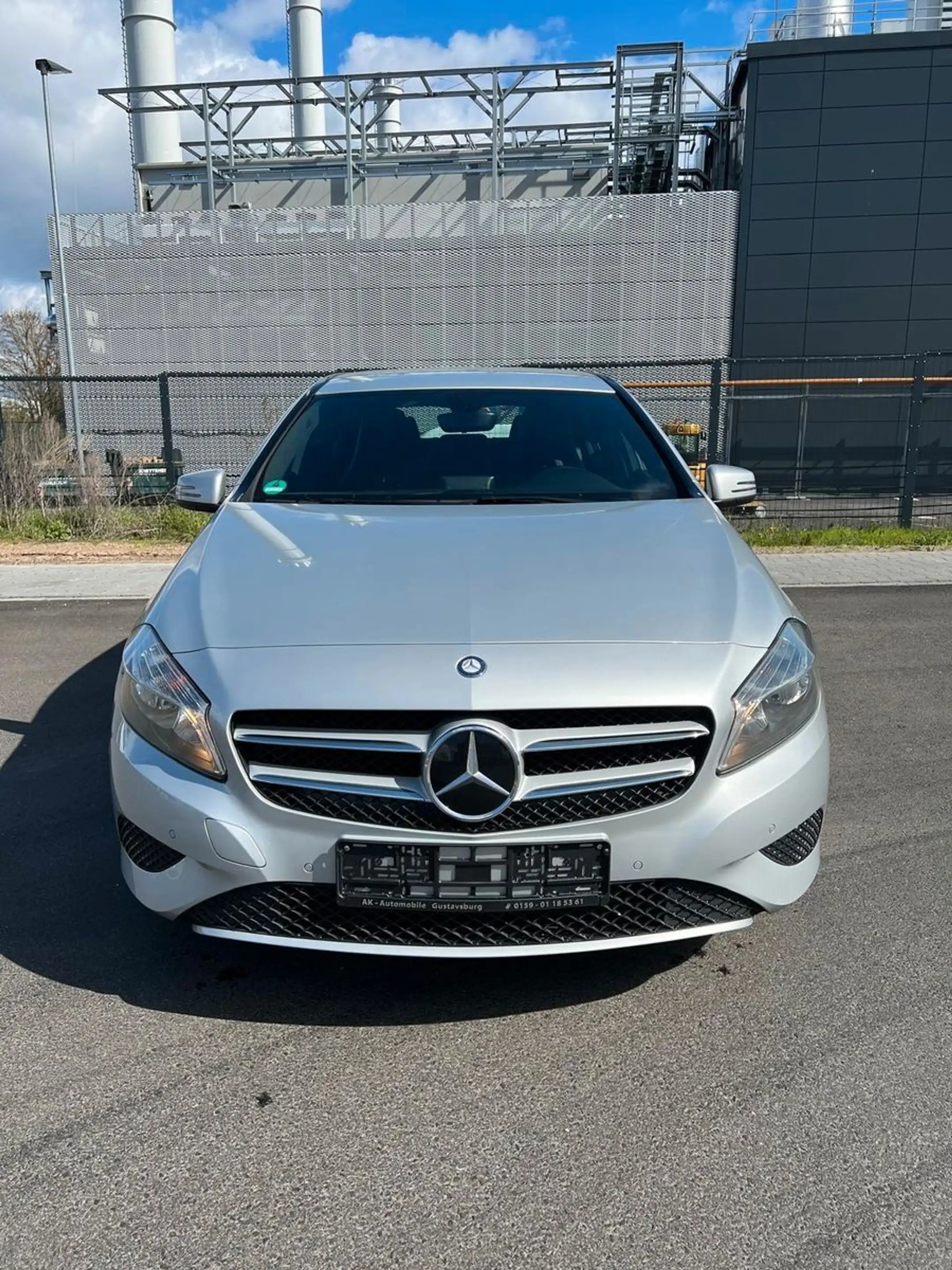 Mercedes-Benz A 180 *Automatik Leder Navi SH 2.Hand* — photo 3