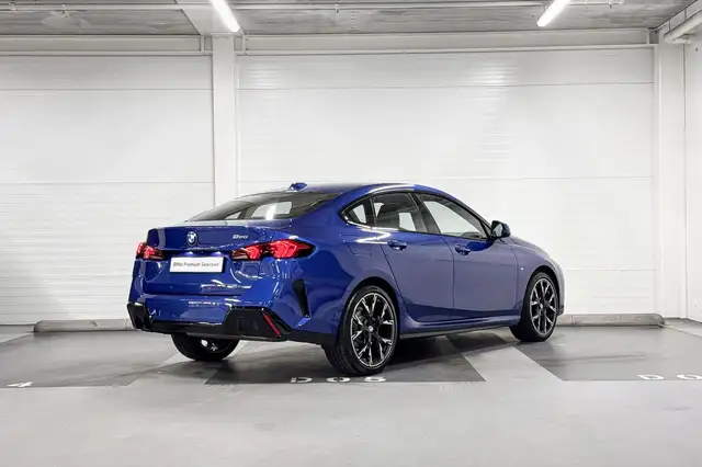 BMW 2 Series view 6