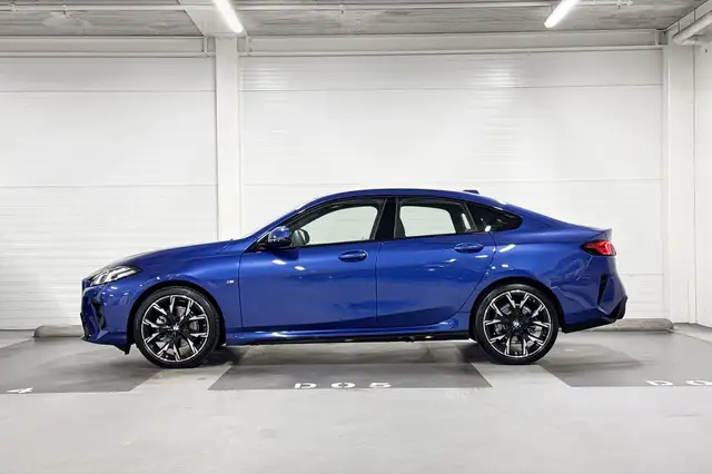 BMW 2 Series view 2