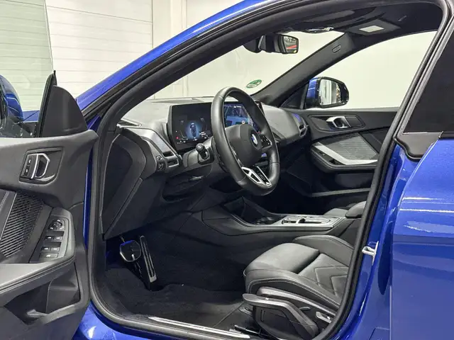 BMW 2 Series view 8