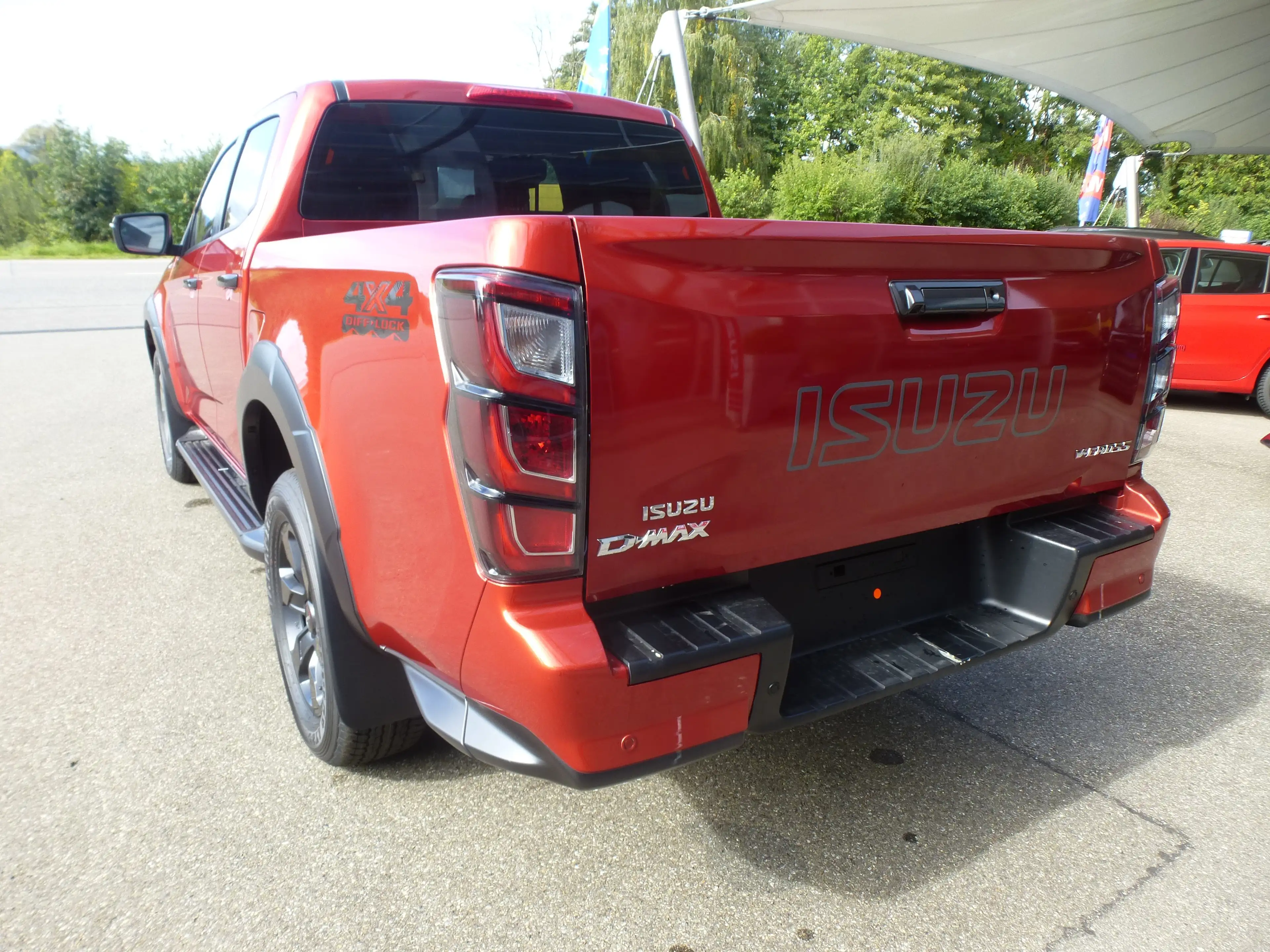 Isuzu D-Max Double Cab 4WD Autm. V-Cross — photo 5