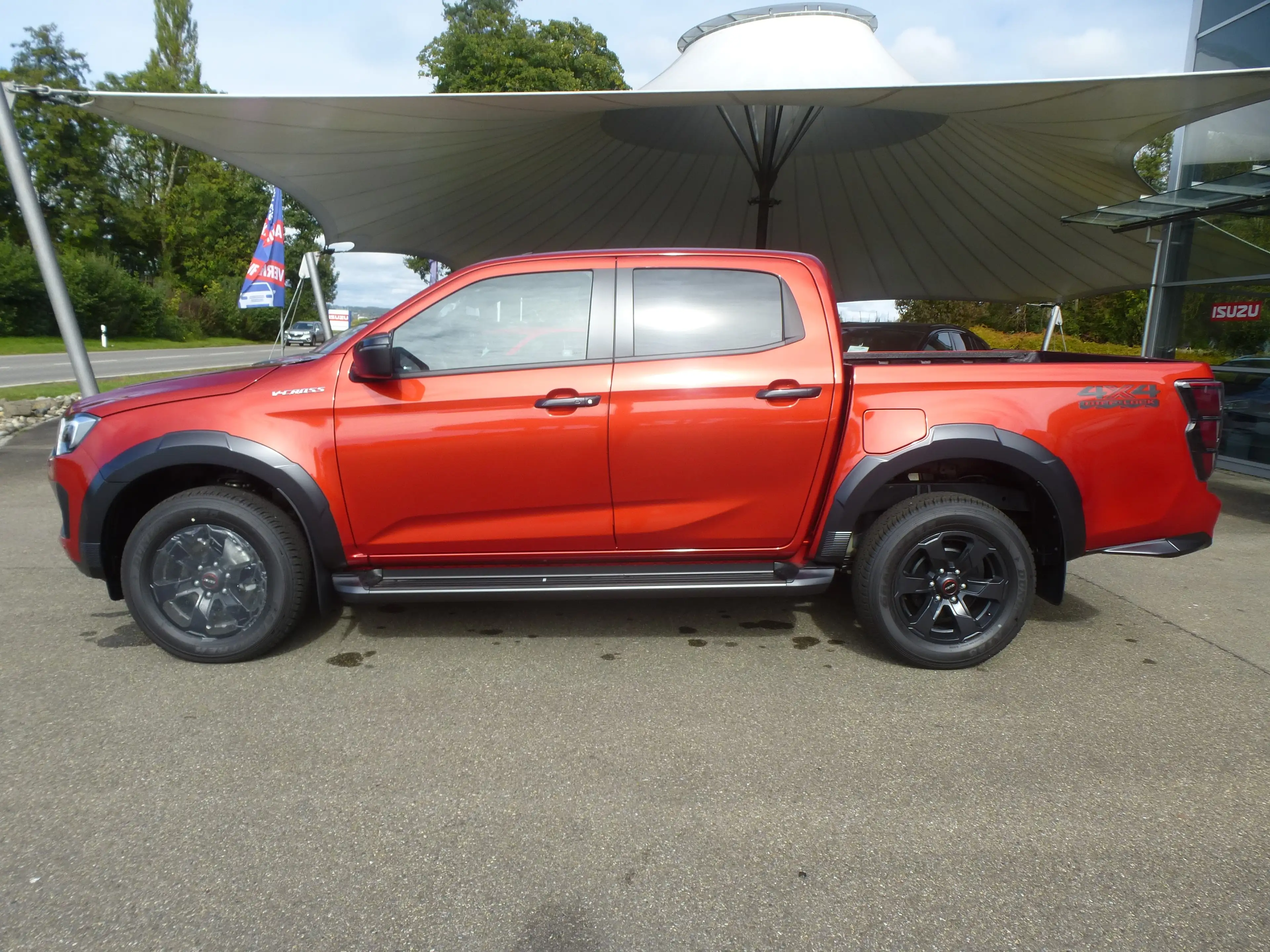 Isuzu D-Max Double Cab 4WD Autm. V-Cross — photo 3
