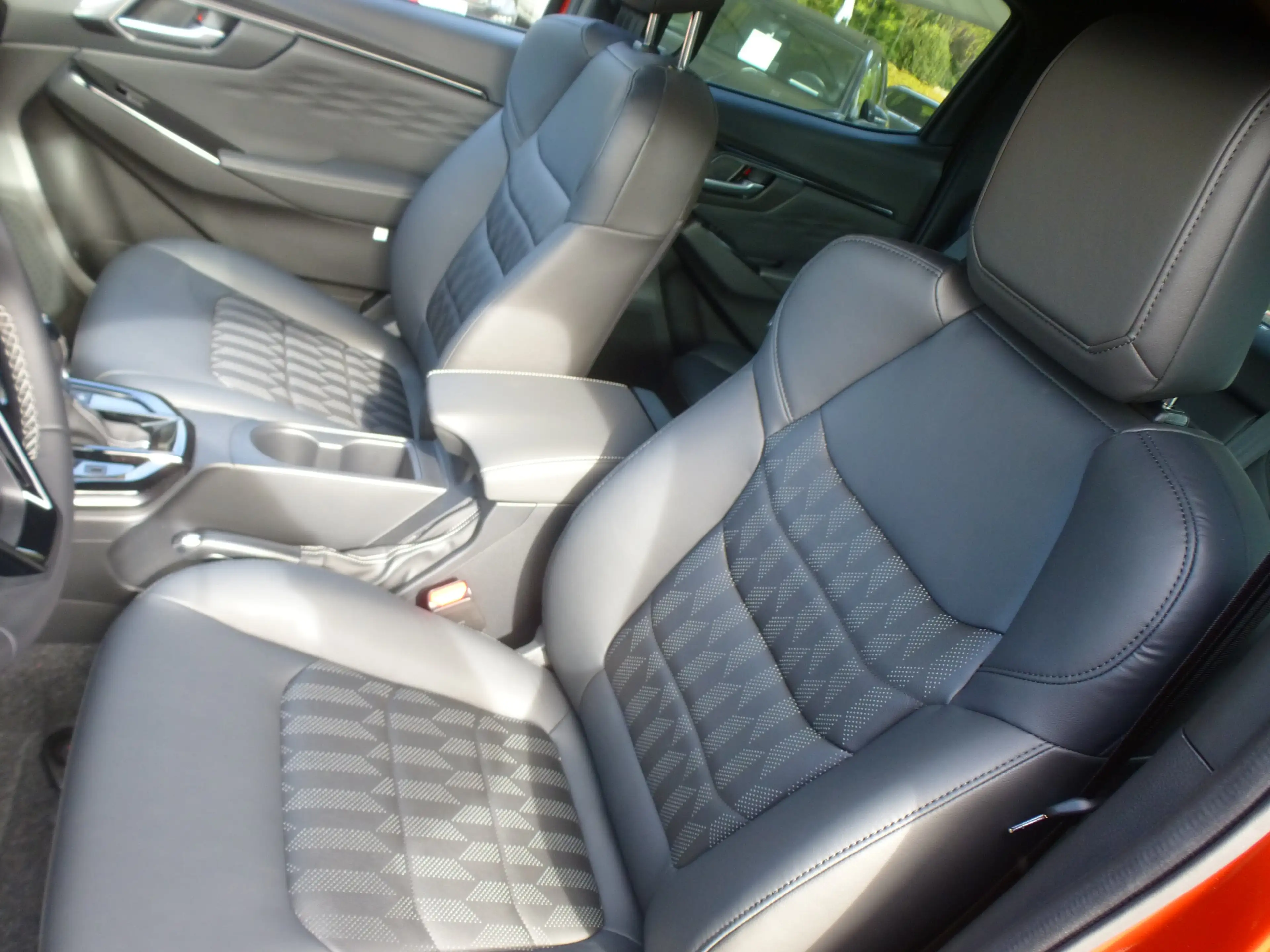 Isuzu D-Max Double Cab 4WD Autm. V-Cross — photo 15