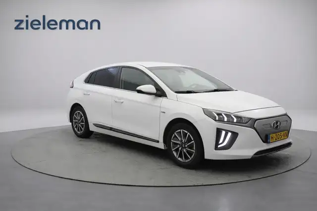 Hyundai IONIQ Comfort  EV 38 kWh - Carplay, Camera, Stoelverw.