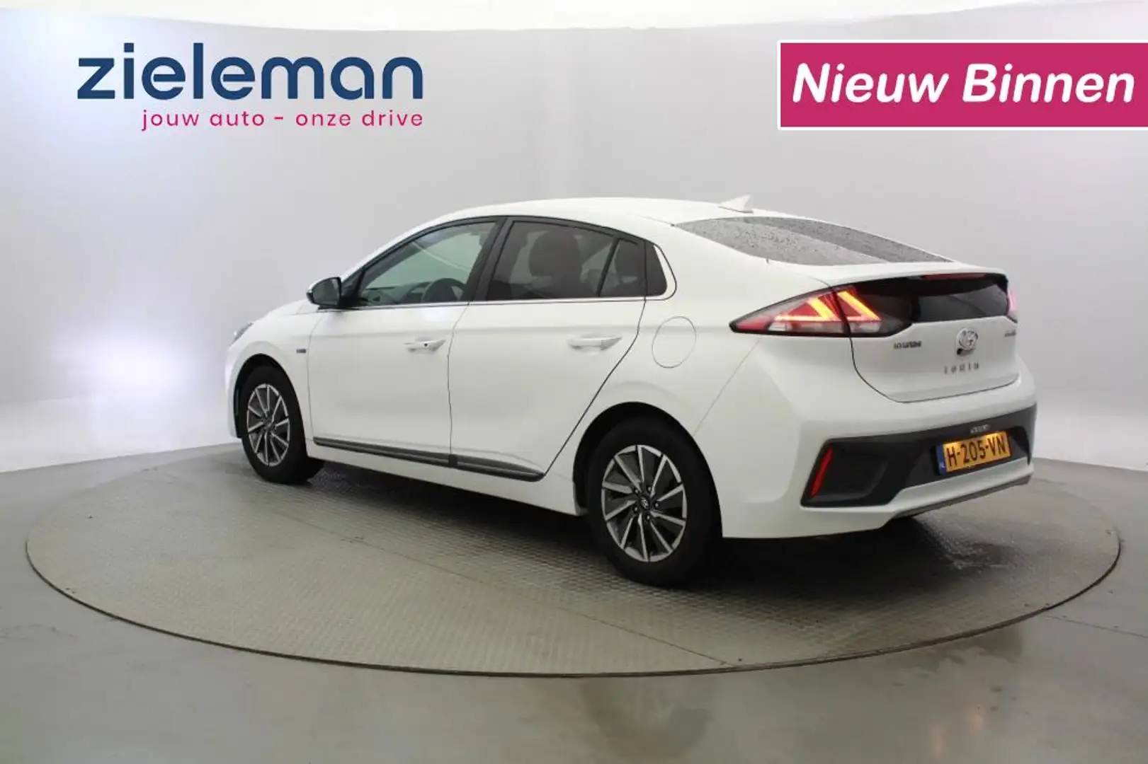 Hyundai IONIQ Comfort EV 38 kWh - Carplay, Camera, Stoelverw. Wit - 2