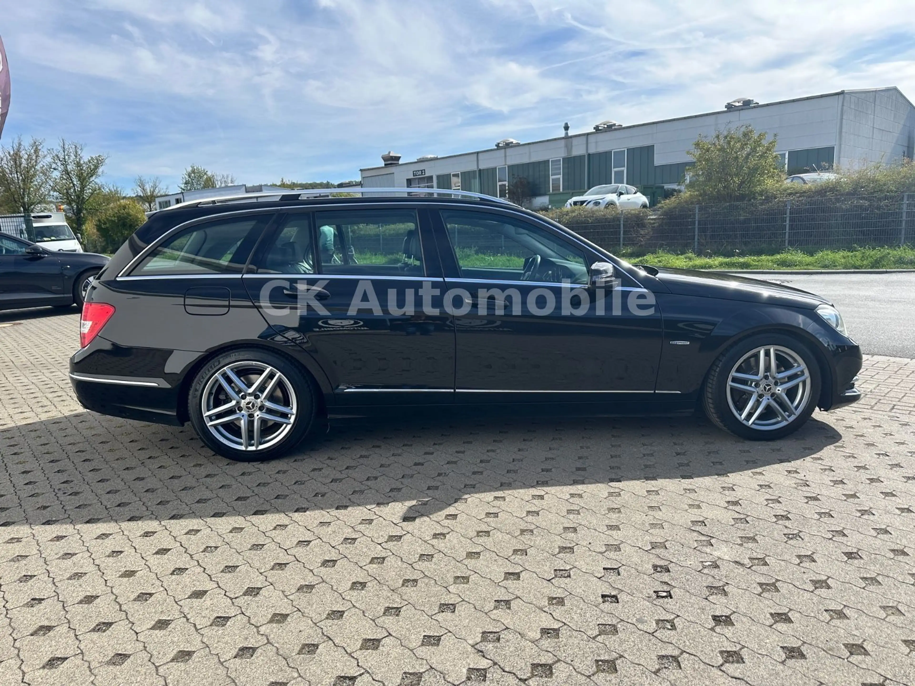 Mercedes-Benz C 350 CDI T-Modell Avantgarde/Navi/Bi-Xenon/Kam. — photo 4