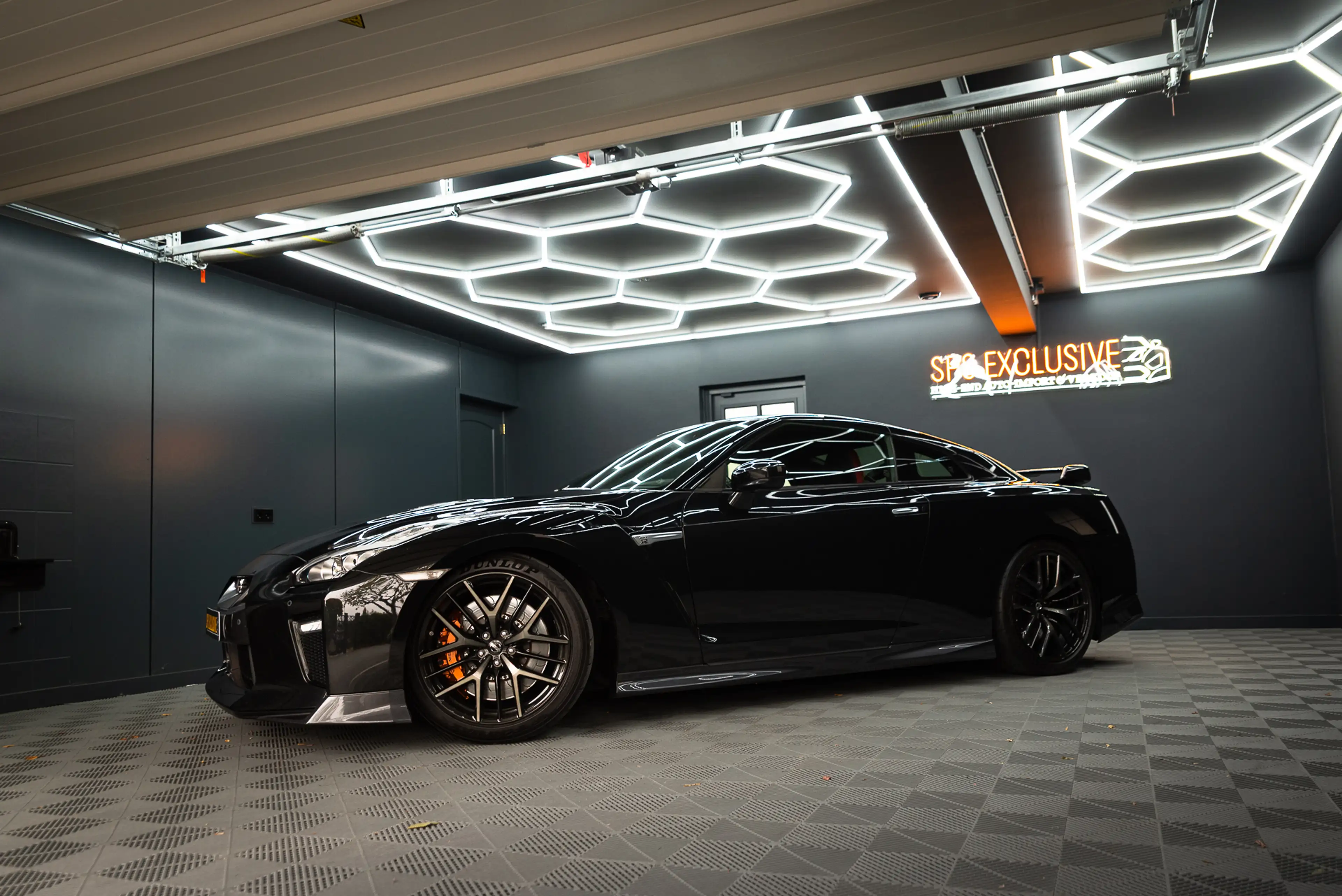 Nissan GT-R 3.8 V6 Black Edition / 1e lak / Bose / Recaro / O. — photo 6