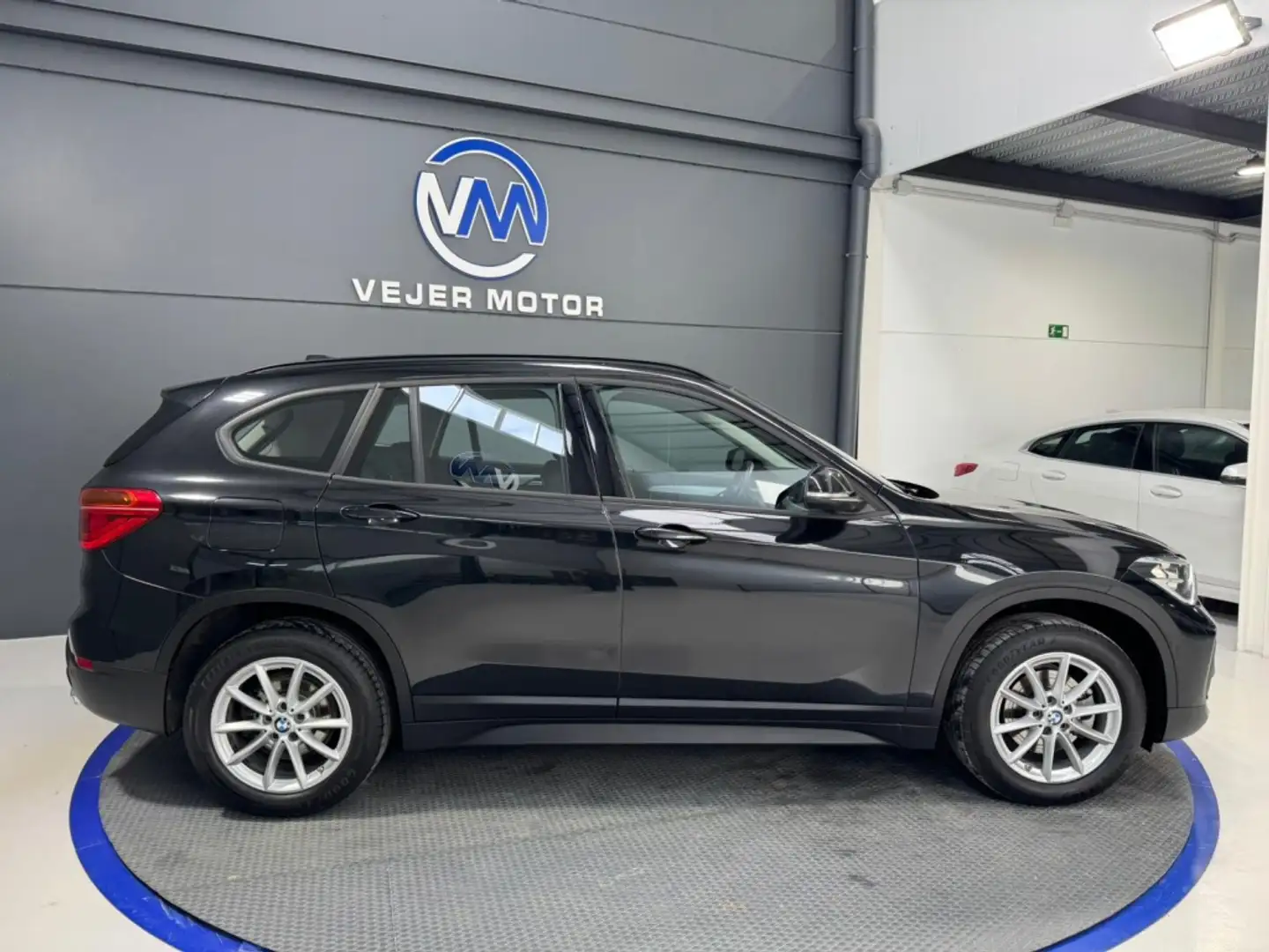 BMW X1 sDrive 18d Business Negro - 2