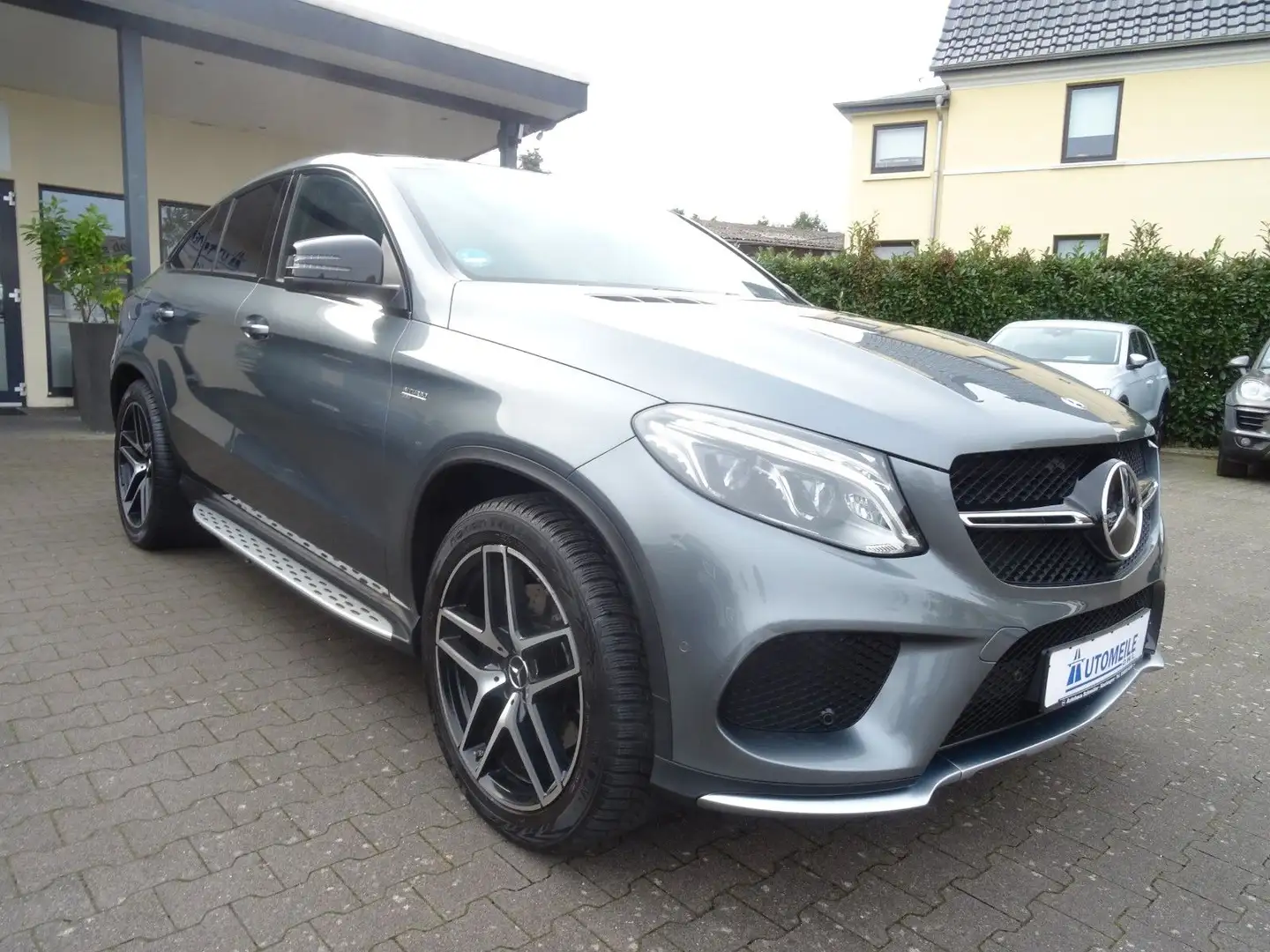 Mercedes-Benz GLE 43 AMG 4Matic Coupe PANO KAMERA NAVI LEDER Сірий - 2