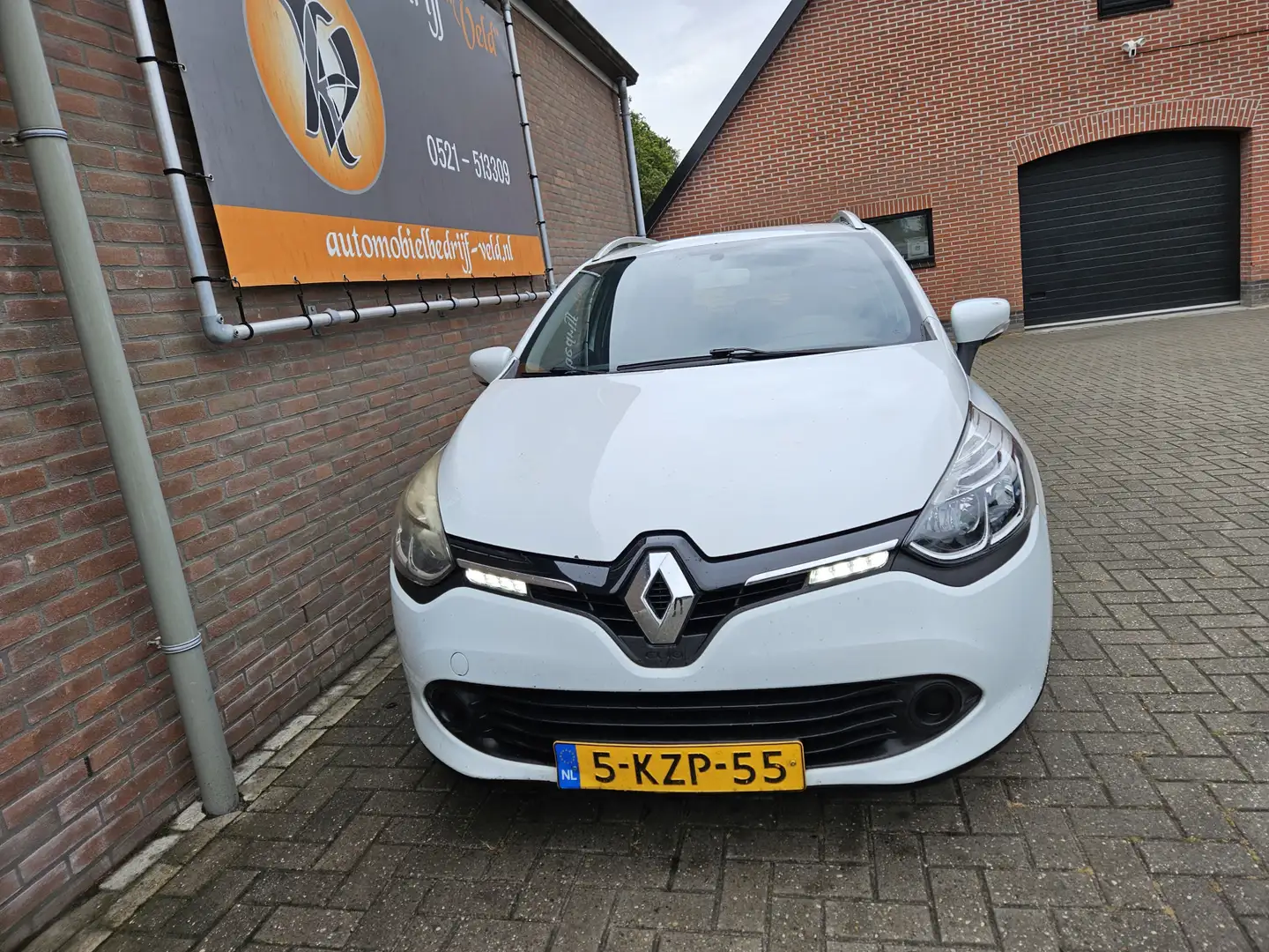 Renault Clio Estate 0.9 TCe Expression Wit - 2