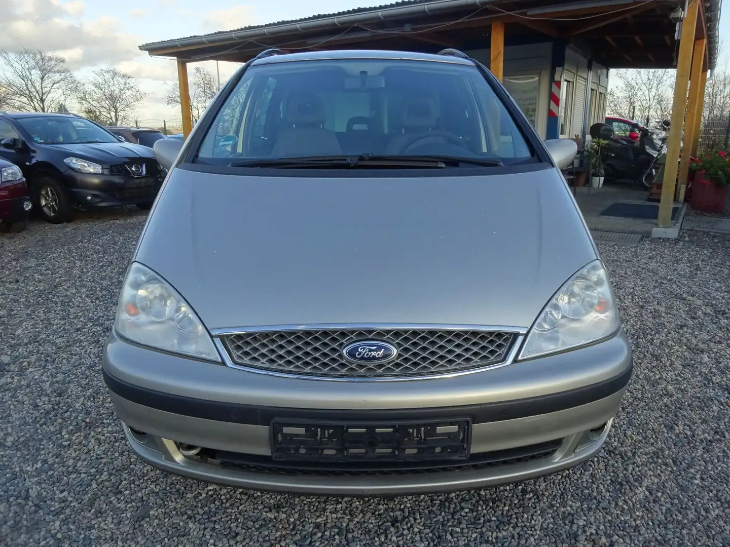 Ford Galaxy 1.9 TDI Trend-X Grau - 2