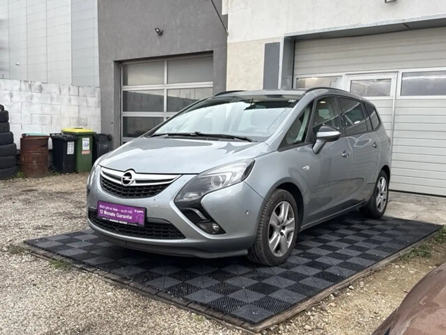 Opel Zafira Tourer 2,0 CDTI Ecotec Edition Grau - 1