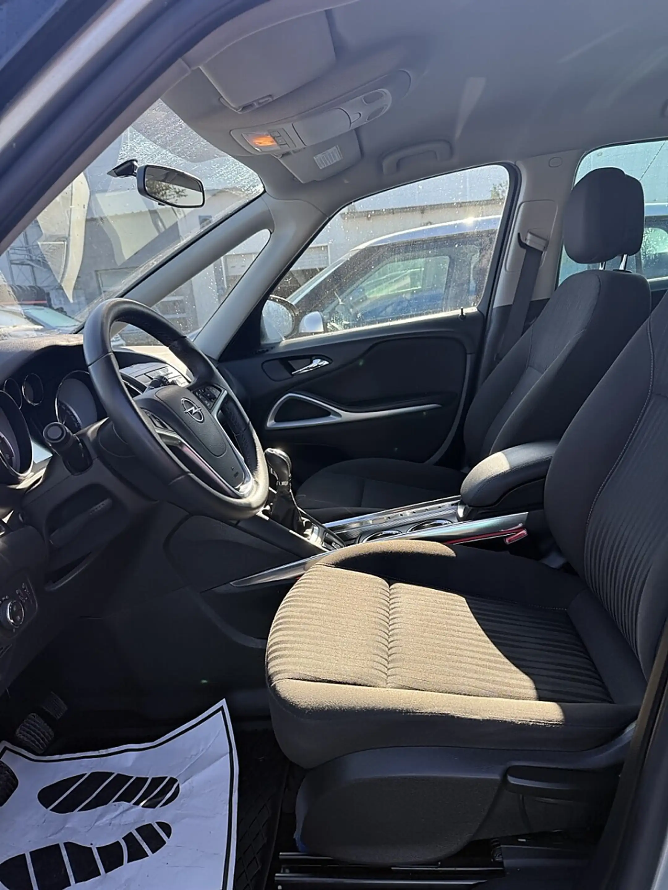 Opel Zafira Tourer 2,0 CDTI Ecotec Edition — photo 8