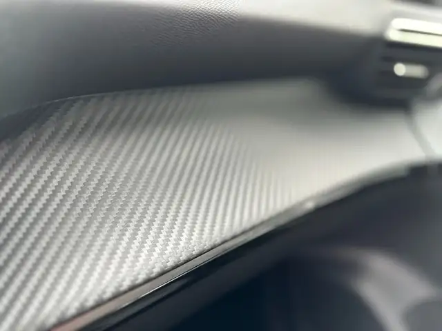 Peugeot 208 view 13