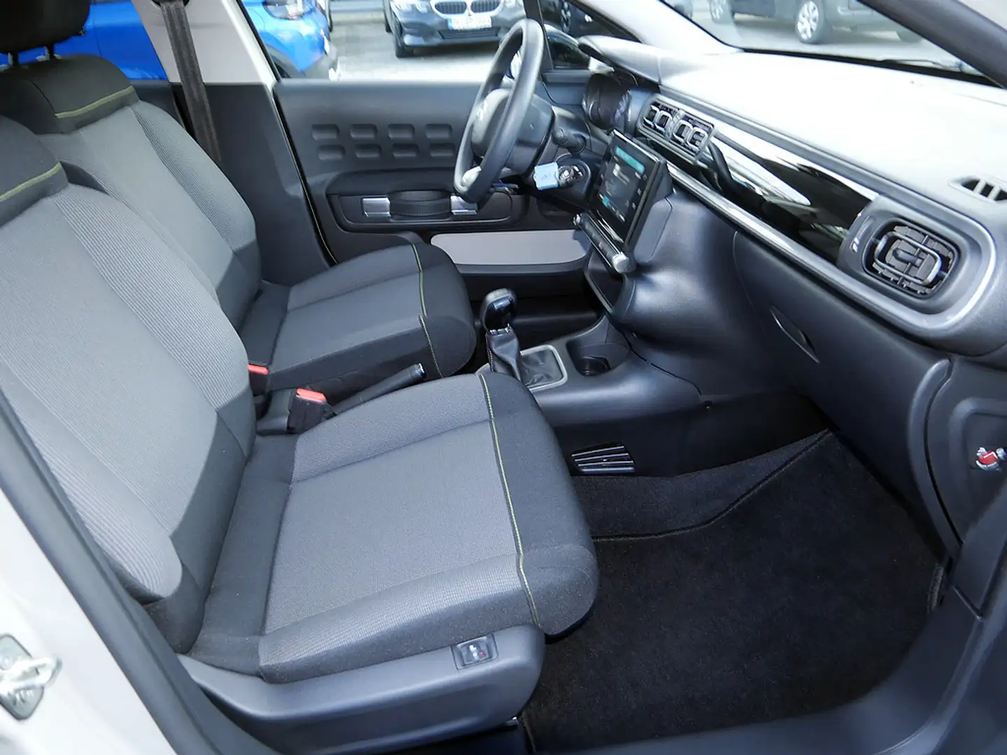 Citroen C3 PureTech 83 Shine KLIMA PDC SHZ KAMERA LED Beige - 2