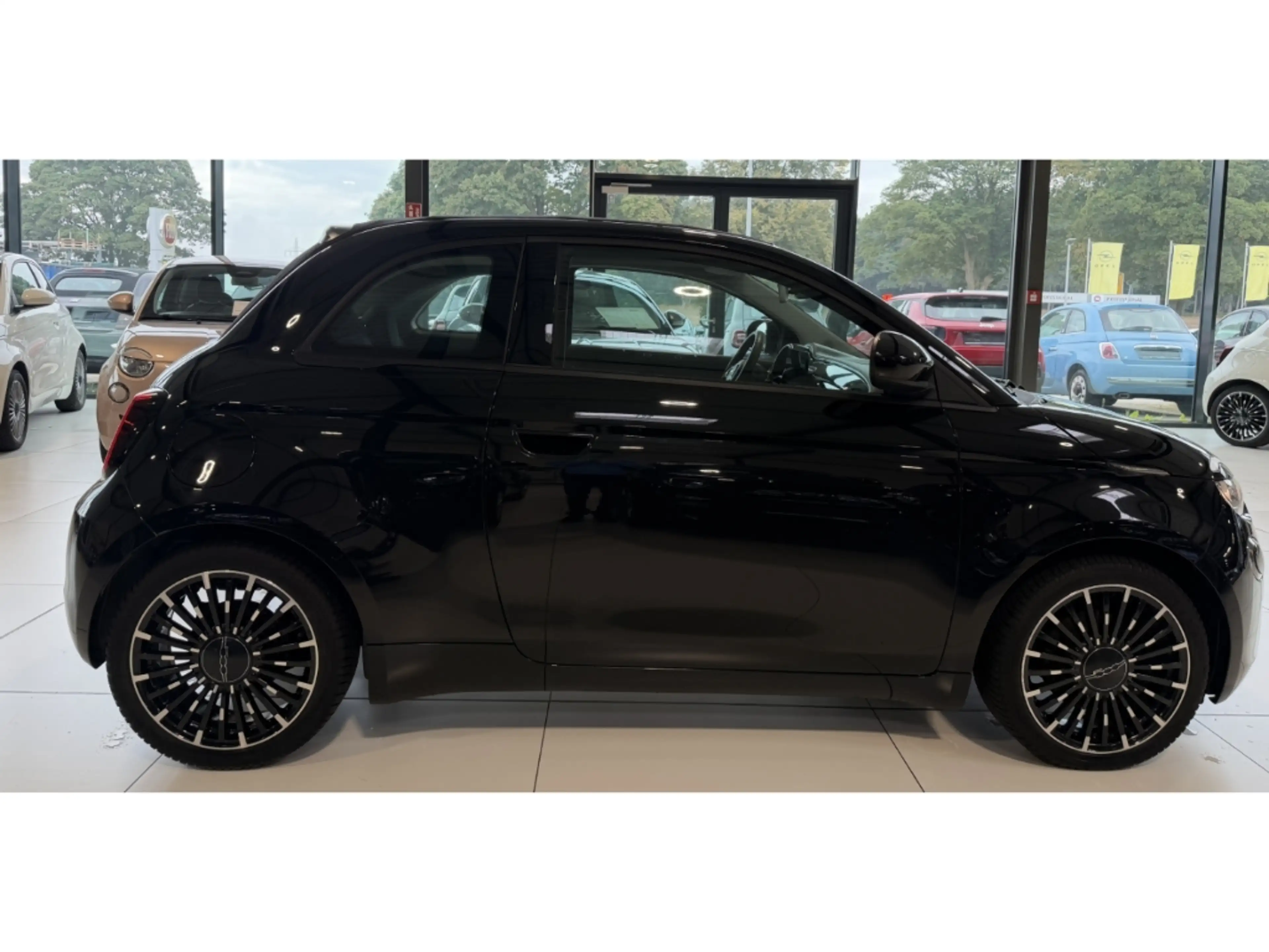 Fiat 500 e Icon *Sitzheizung *Apple Car Play *Tempomat — photo 5