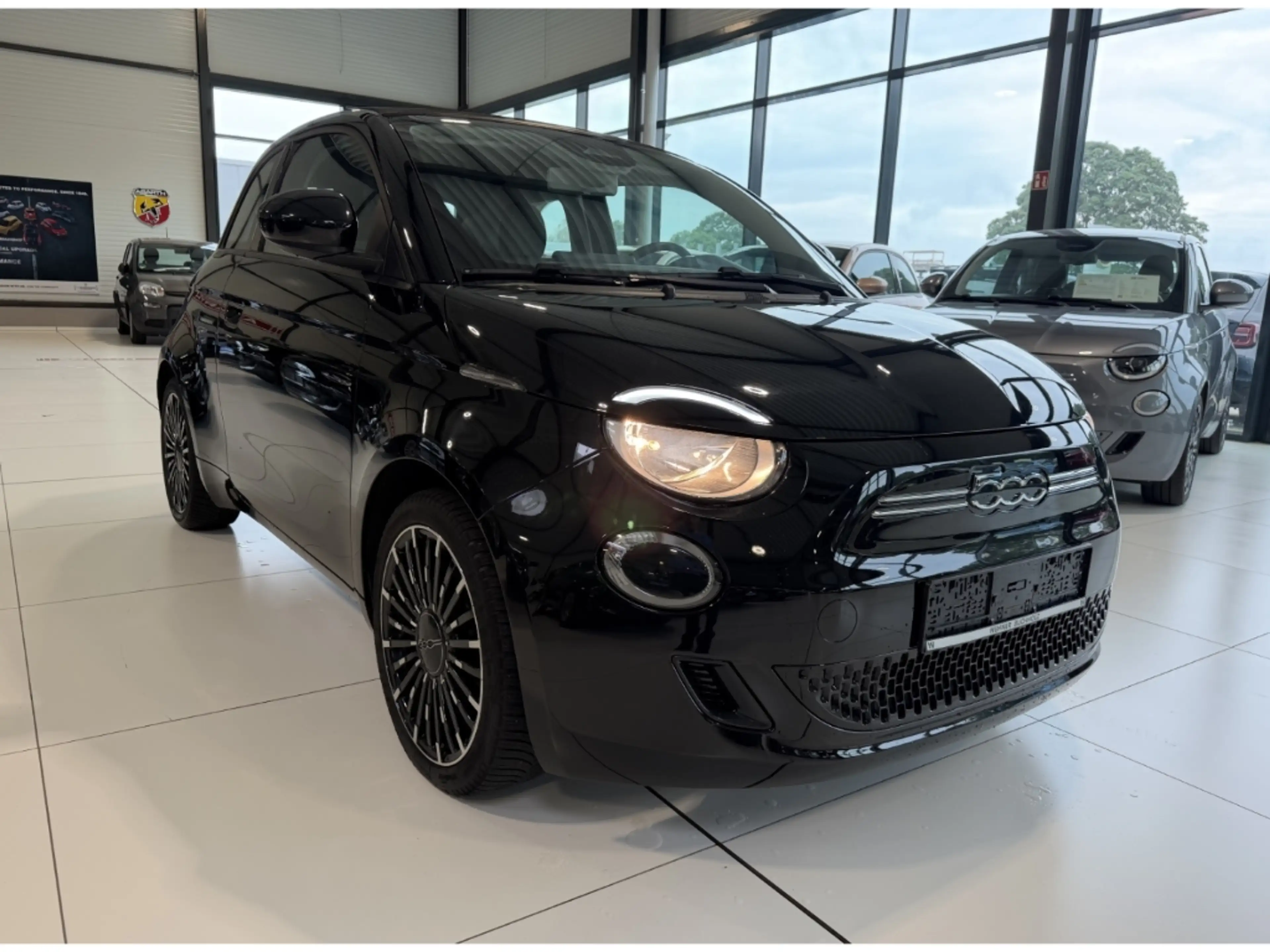 Fiat 500 e Icon *Sitzheizung *Apple Car Play *Tempomat — photo 3