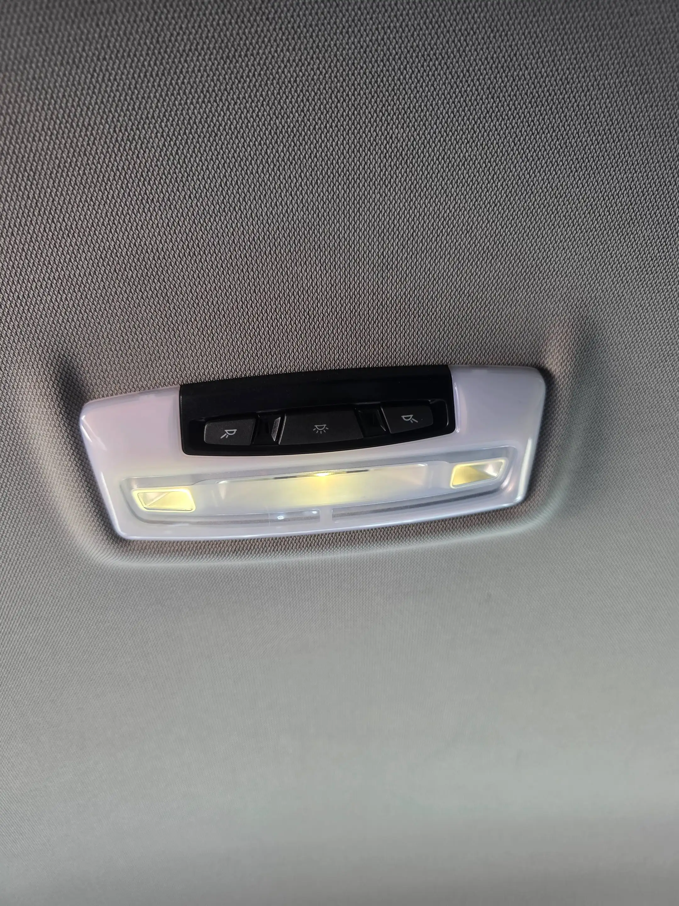 BMW 318 318d Sport Line — photo 10