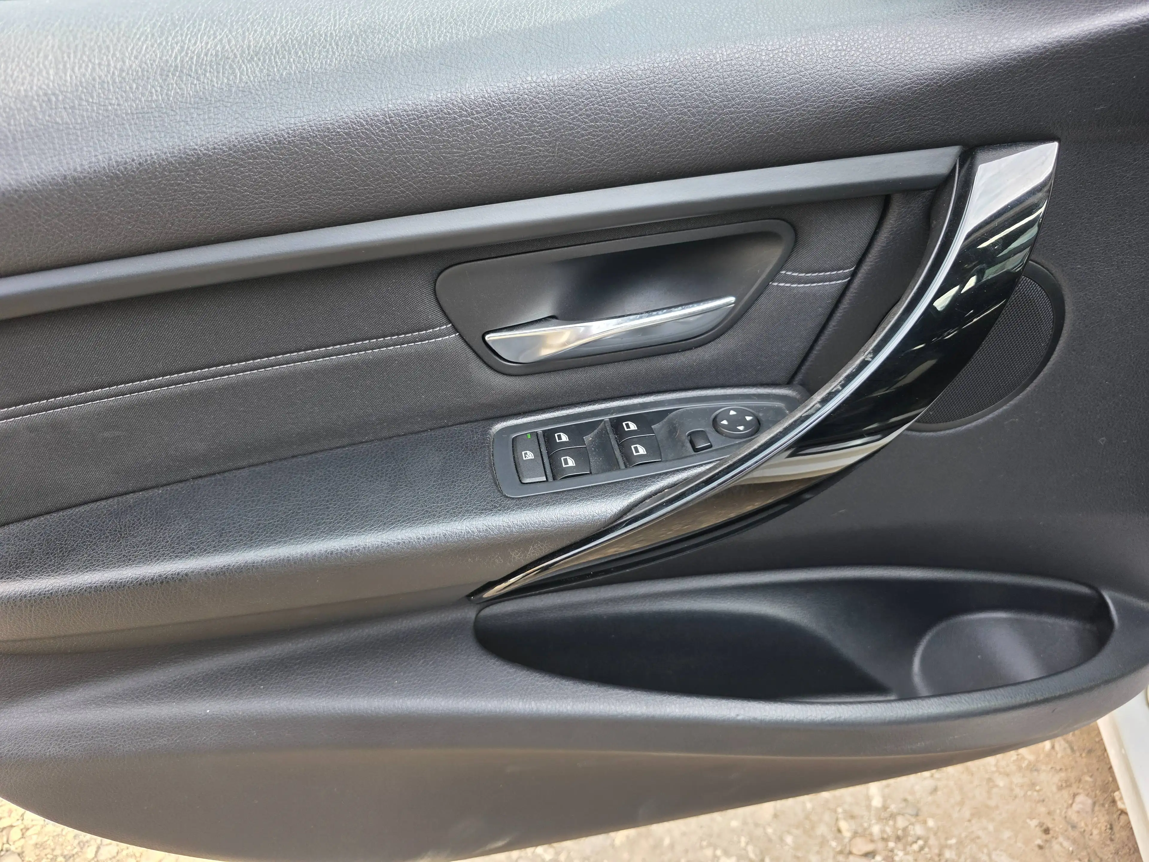 BMW 318 318d Sport Line — photo 14