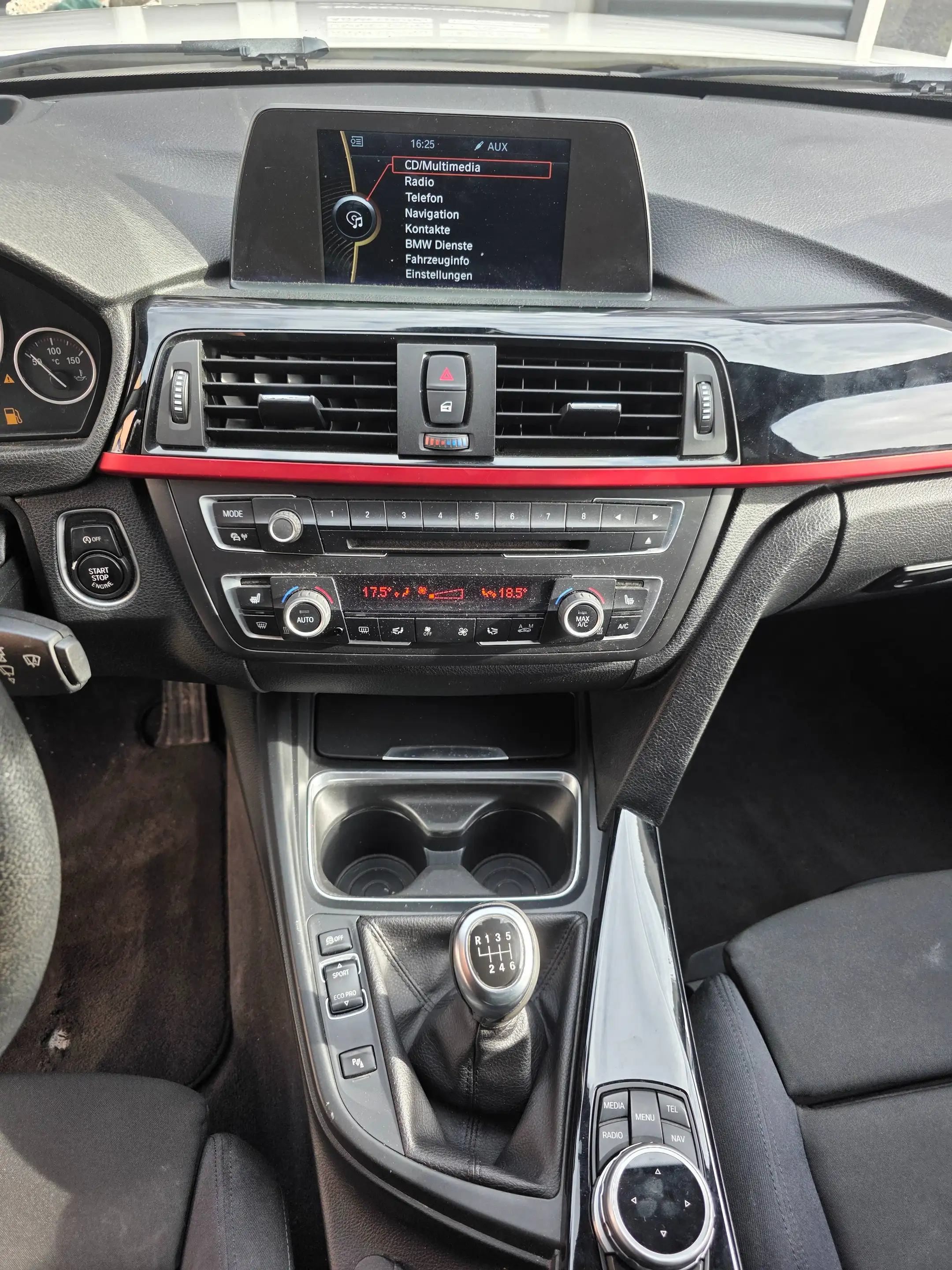 BMW 318 318d Sport Line — photo 12