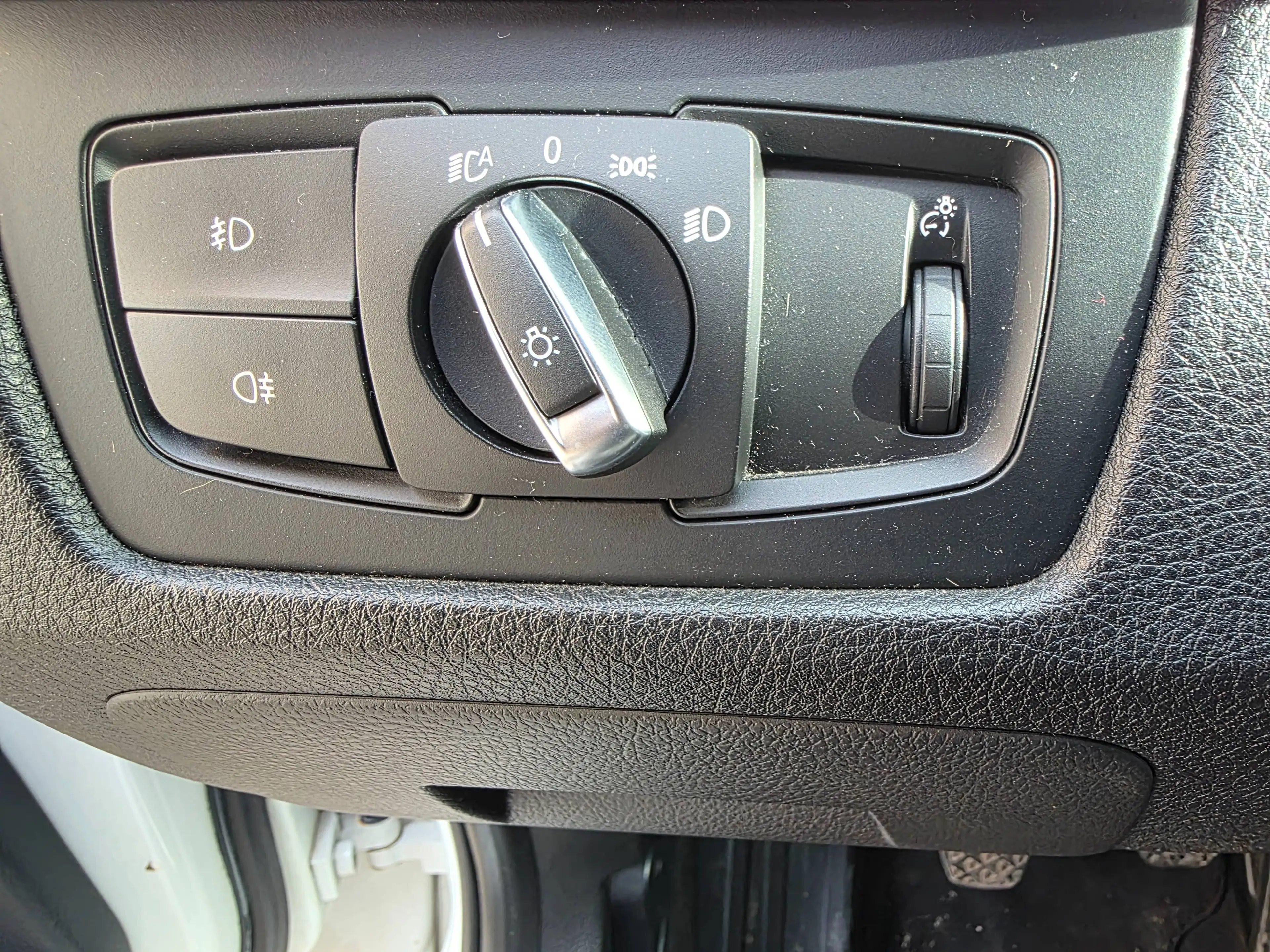 BMW 318 318d Sport Line — photo 13