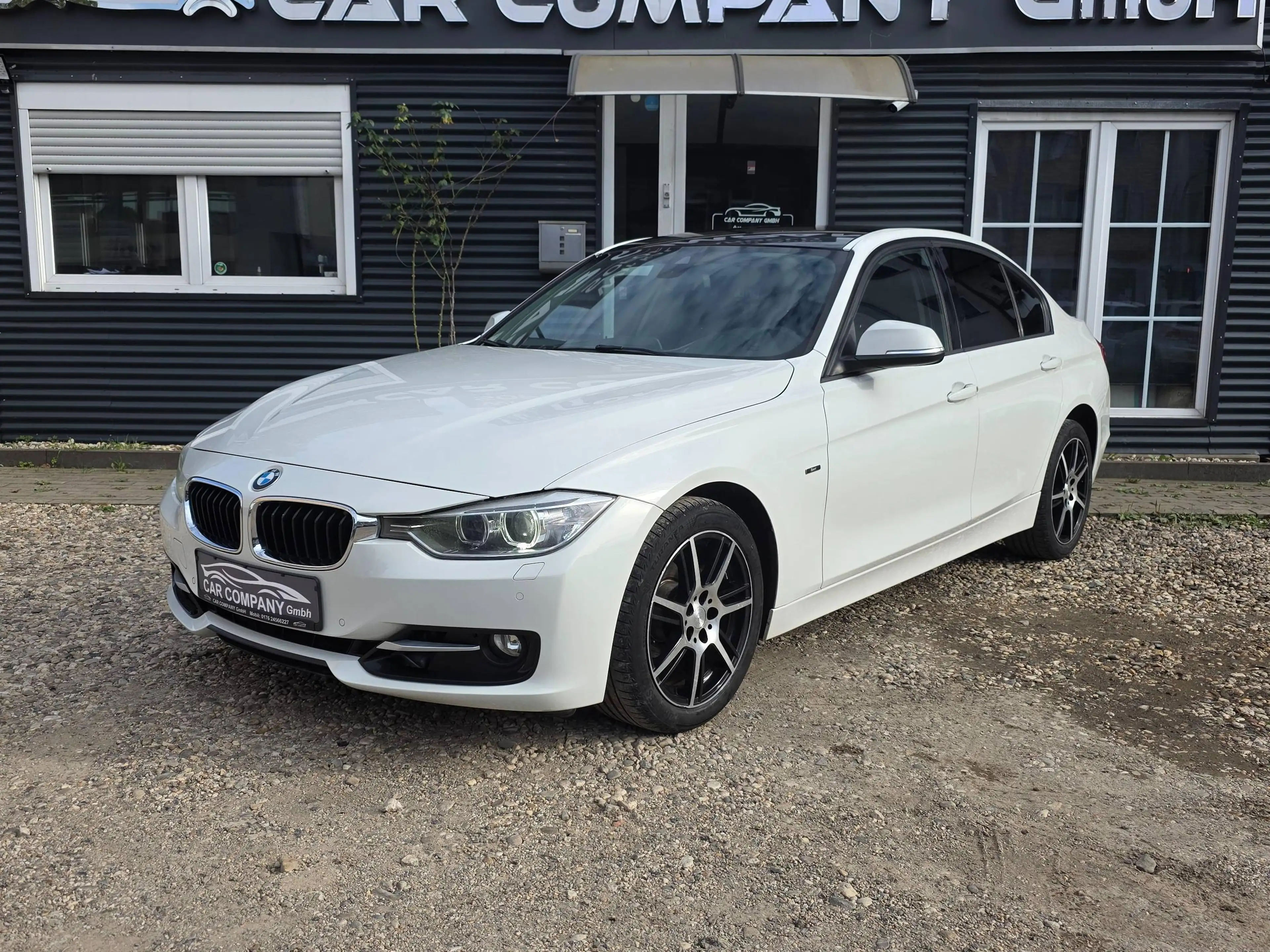 BMW 318 318d Sport Line — photo 2